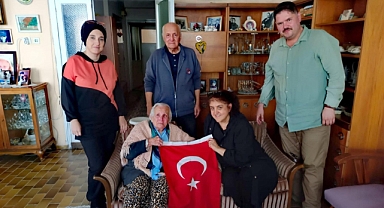 Şehre Vefa Meclisi'nden Cumhuriyet'le Yaşıt Ulu Çınarlara Vefa   