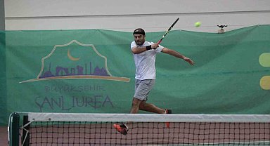 Tenis turnuvasında kupalar sahiplerini buldu