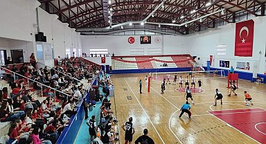 TVF Voleybol Erkekler 2. Ligi: Gölcük Belediyespor: 3 - Tuzla Gelişim: 1