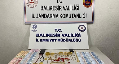 Yaşlı Çiftin Yüzünü JASAT Güldürdü   