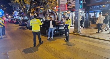 Yüksek Sesle Müzik Dinleyen Araçlar, Cezadan Kaçamadı 