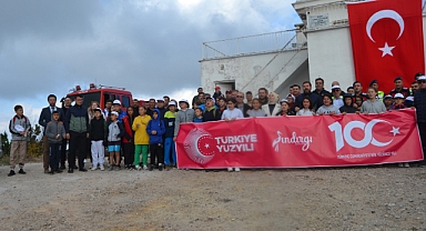 100 Genç Ulus Dağına Yürüdü