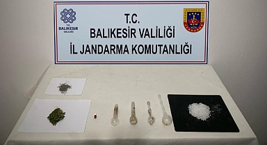 Altıeylül’de 3 Şüpheliye Yönelik Eş Zamanlı Uyuşturucu Operasyonu