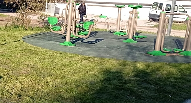 Altıeylül’de Park ve Bahçelerin Bakım Çalışmaları Yapılıyor