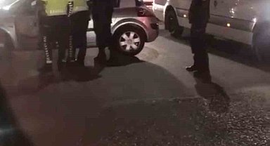 Araçta uyuyakaldı trafiği felç etti