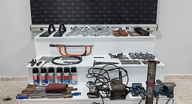 Araçtan adeta silah atölyesi çıktı