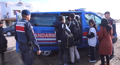 Ayvalık’ta 36 Mülteci Jandarmadan Kaçamadı !