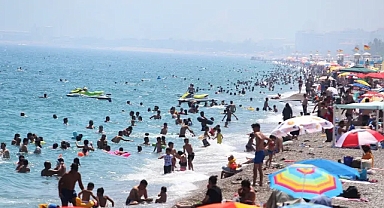 Bakanlıktan Açıklama: Ziyaretçi Sayısı Yılın İlk 10 Ayında 50 Milyonu Geçti   