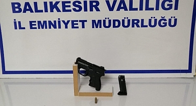 Balıkesir’de 15 Yıl Hapis Cezası ve Taciz Suçundan Aranan Kişi Yakalandı