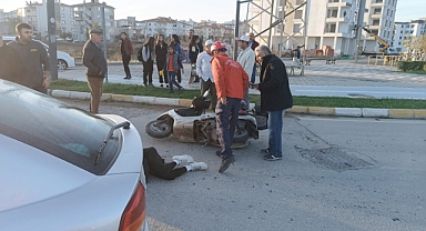 Balıkesir'de Otomobil ve Motosiklet Çarpıştı: 2 Yaralı   