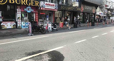 Bayrampaşa'da kanlı takip: Yolun karşısına geçen adama silahlı saldırı kamerada