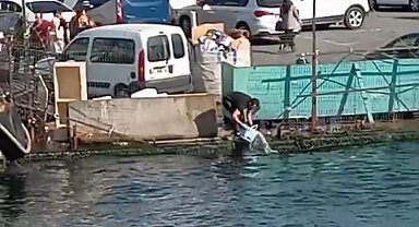 Beyoğlu'nda kağıt toplayıcısının hilesi kamerada