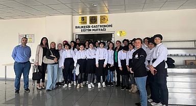 Burhaniye’ de Meslek Lisesi Öğrencilerinden Üniversiteye Ziyaret   