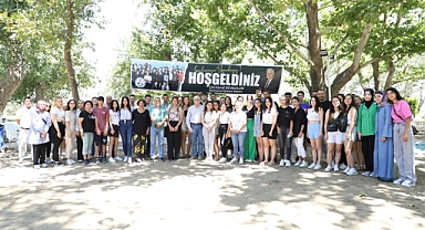 Burhaniye Öğrencilere Burs Desteği Sürüyor