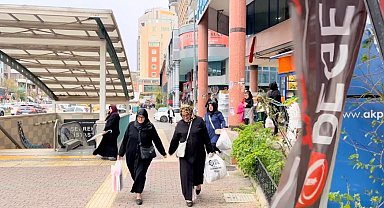 Bursa'da şiddetli rüzgar hayatı felç etti