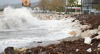 Dev Dalgalar Sahilleri Vurdu!