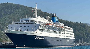 Dev yolcu gemisi Marmaris'e bu kez yolcusuz geldi