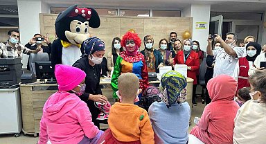 Diyarbakır'da sağlık çalışanları lösemili çocuklar için parti düzenledi