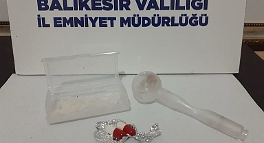 Dolandırıcı Üzerinde Uyuşturucu Madde ile Yakalandı