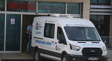 Düğün dönüsü feci kaza hayatını kaybeden kuzenlerin cenazeleri teslim edildi