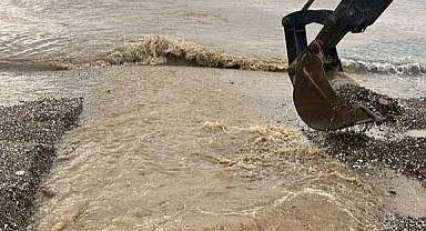 Edremit'te Şiddetli Yağış! Ekipler Teyakkuzda