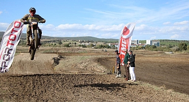 Gönen’de Türkiye Motokros Şampiyonası Heyecanı Yaşandı