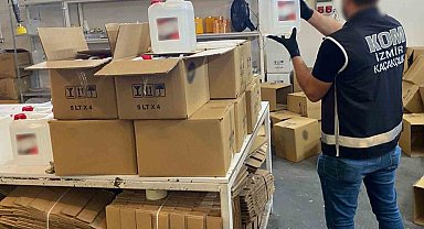İzmir'de 10 milyon liralık taklit etiketli etil alkol ele geçirildi