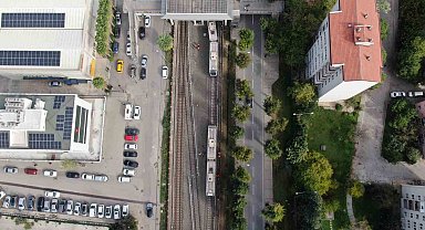 İzmir'de Korkunç Kaza ! Tren Eve Çarptı...