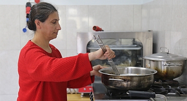 Manyaslı Kadınlar Üretiyor