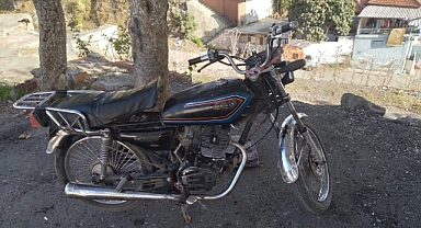 Motosiklet Hırsızları Yakayı Ele Verdi