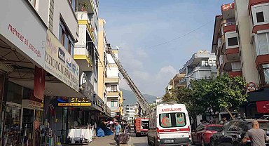 Ocakta unutulan yemek yangına neden oldu