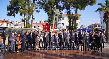Öğretmen günü Ayvalık'ta Kutlandı 