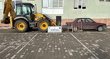 Tarihi Eser Ararken Yakalandılar !