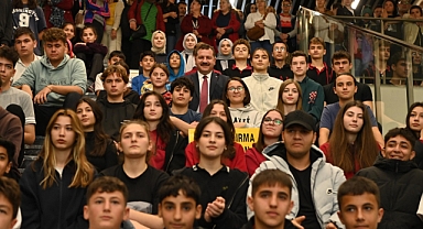 Üniversite öğrencilerine Başkan Yılmaz'dan müjde üstüne müjde !