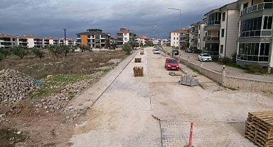 Ayvalık’ta Yollar Onarılıyor