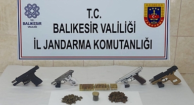 Balıkesir'de Silah Ticareti Yapan 17 Kıskıvrak Yakalandı!
