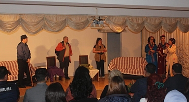 Bandırma'da Hükümlüler İçin Tiyatro Oyunu Sergilendi