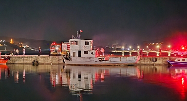 Bandırma'da Sahilde Teknede Yangın