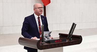 “Beceriksiz Sihirbazın Şapkasından, Tavşan Çıkmaz