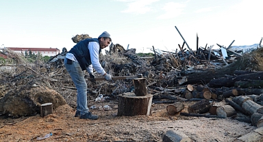 Burhaniye Belediyesi Hem Evleri Hem de Gönülleri Isıtıyor