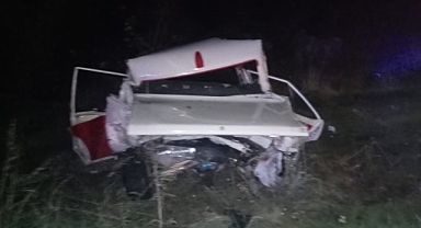 Burhaniye’de Arızalı Aracını İterken Otomobil Çarptı, Ağır Yaralandı   