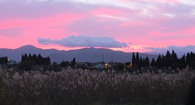 Burhaniye’de Bulutlar Mest Etti