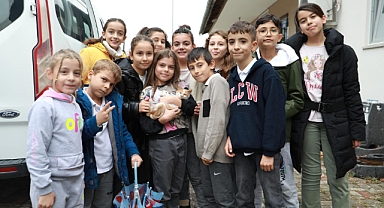 Burhaniye’de Çocuklar İle Belediyenin Hayvan Sevgisi