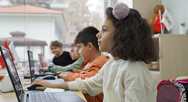 Geleceği Şekillendiren Eller: 