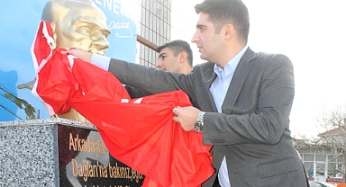 Manyas Peynirkuyu’da Atatürk Büstü Açılışı