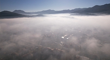 Sındırgı'da Sis Kartpostallık Görüntü Oluşturdu