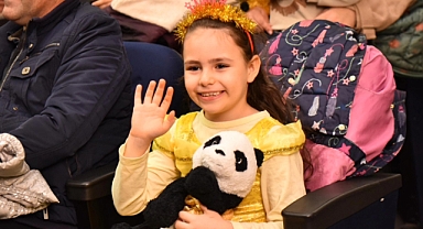 Altıeylül’de 'Prenses ve Kurbağa Müzikali'ne Çocuklardan Tam Not