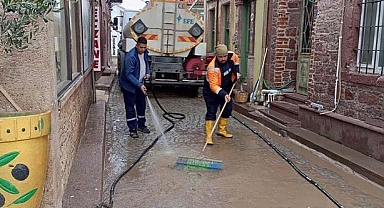 Ayvalık’ta Taşkının İzleri Siliniyor