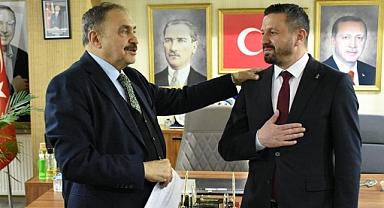 Bakan Eroğlu'dan AK Partiye Ziyaret