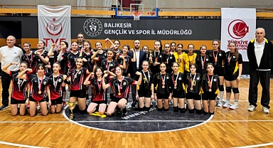 Balıkesir’de Yıldız Kızlar Voleybol Turnuvası